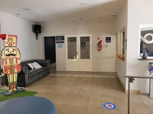 Hall de ingreso, antes de la intervención